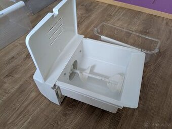 Police lednice Whirlpool