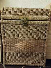 Pravý ratanový koš / prádelník