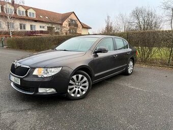 Škoda Superb 2.0TDI 103KW DSG ELEGANCE