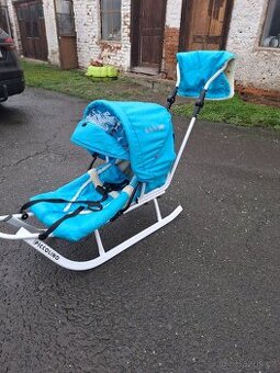 Dětské sáně s fusakem