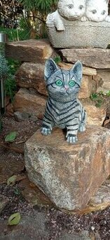 Zahradní dekorace- Sedící kotě 3
