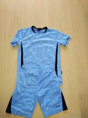 Mikina a trička vel. 134