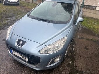 Peugeot 308 1.4i nepojízdné - 1