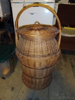 Proutěný koš na prádlo
