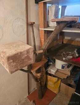 Velké škrabadlo pro kočky