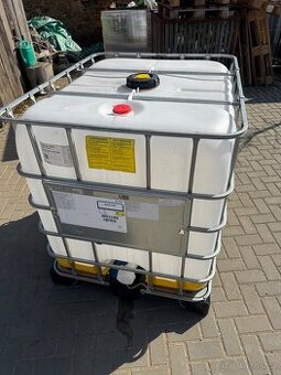 IBC kontejner 1000l nádoba na vodu