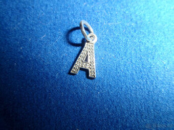 originální přívěšek Pandora písmeno A