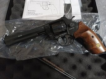 Revolver ALFA model 661 černá - dřevo ráže 6 mm ME Flobert