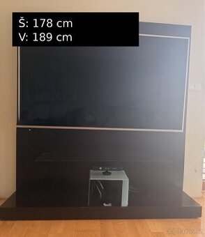 Nábytková stěna za televizi