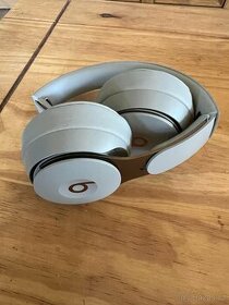 Beats Solo3 wireless headphones - 1