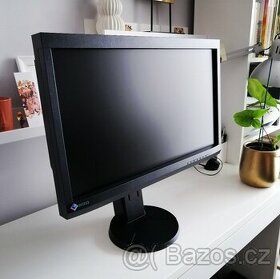 Eizo ColorEdge CS230 profi grafický monitor s integr. sondou
