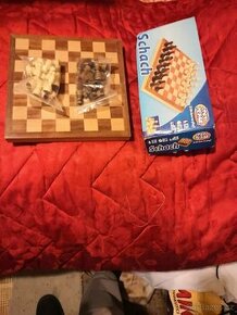 Zcela nové šachy v dřevěném provedeni