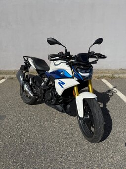 BMW G310R ´21 - vhodné pro motoškolu / začátečníka