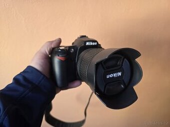 NIKON D 90