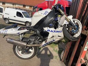 Yamaha R1 díly