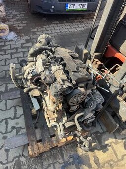 Motor kompletní BLS 1.9 77kW včetně převodovky