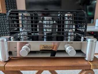 Elektronkový zesilovač Reisong a12
