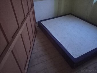 Dvě dvoulůžka za odvoz