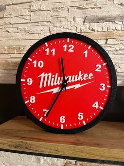 Milwaukee hodiny nástěnné
