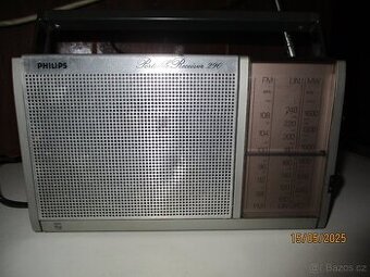 Staré tranzistorové rádio PHILIPS pro sběratele