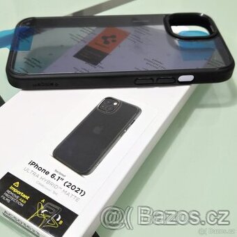 kryt Spigen iPhone 13