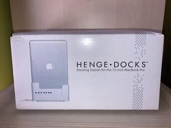 Stojan na MacBook + příslušenství