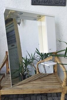 Koupelnové zrcadlo a světlo š. 80 cm, v. 105 cm
