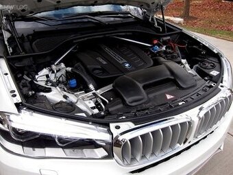 Prodám díly a motor BMW F15 40d 230kw, najeto 60tis km