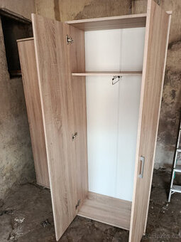 Prodám šatní skříně