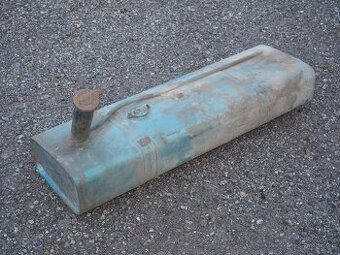 Citroën Traction Avant 11CV předválečný - nádrž na palivo