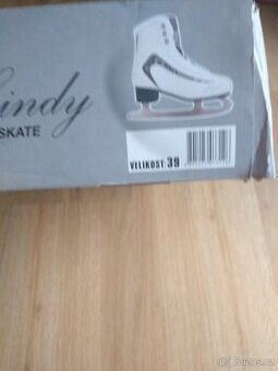 Lední brusle damske