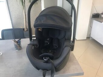 Autosedačka BRITAX RÖMLER s otočnou základnou