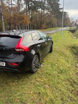 Volvo V40 D2 (2.0L) Inscription – Na opravu - 1