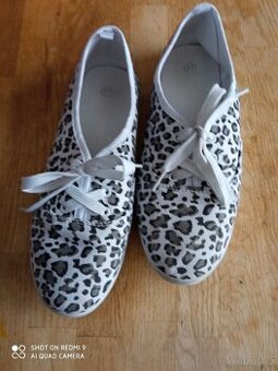 Boty do telocvičny 37