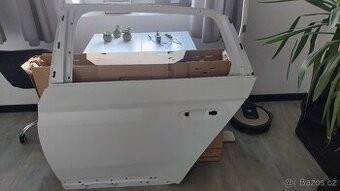 Dveře Superb III levé zadní bílá metalíza