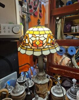 Vitrážová stolní lampa Tiffany
