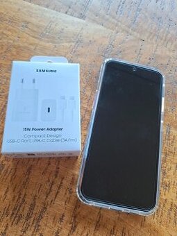 Skvělý Samsung Xcover 7, nová nabíječka