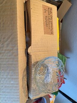 Prodám nádoby, skleničky, hrníčky, šálky, atd..