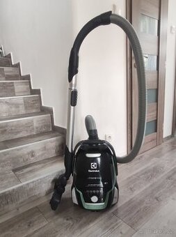 Vysavač Electrolux ultra one EU09GREEN
