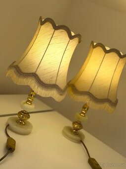 Lampičky se zlatým zdobením