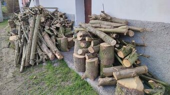 Palivové dřevo měkké. Cena 3700Kč.