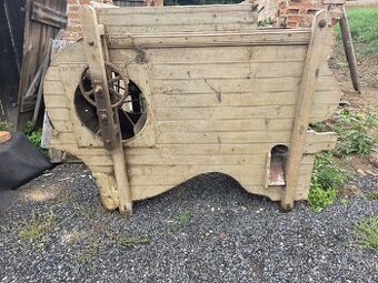 Starý zemědělský stroj