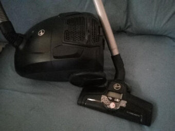 Sáčkový vysavač Hoover, černý