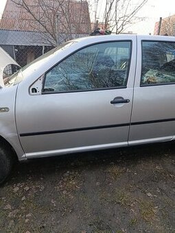 dveře Volkswagen Golf 4 díly