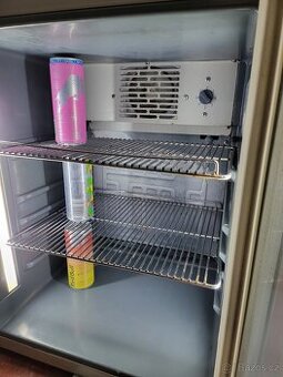 mini lednička Red Bull, mini bar 70cm