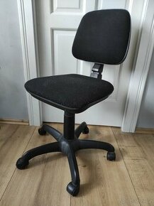 Židle otočná černá
