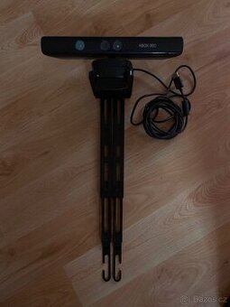 Kinect pro Xbox 360 + držák na TV