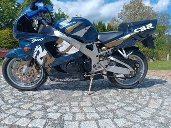 Honda CBR 900 RR