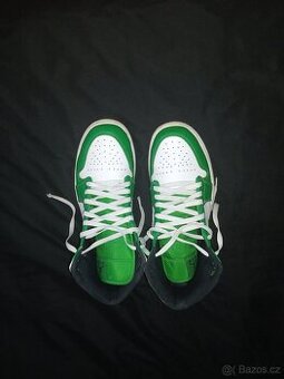 Jordan 1 mid