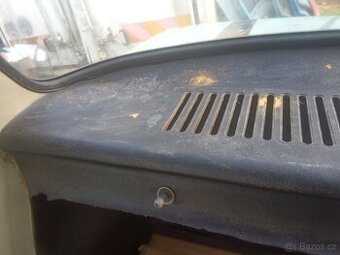 Škoda 100 100L 110L koženka pod zadní okno
